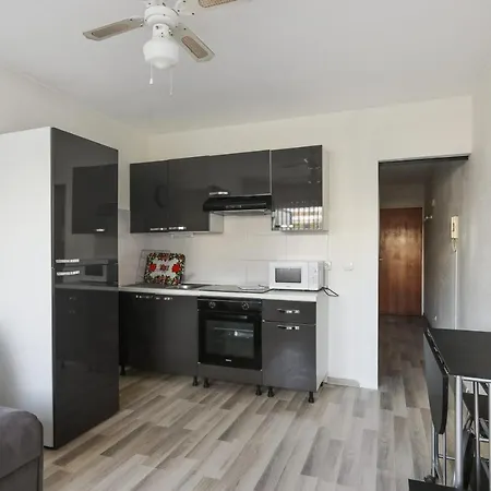 Charming Flat With Pool 8 Min Away From The In - Welkeys Apartment *